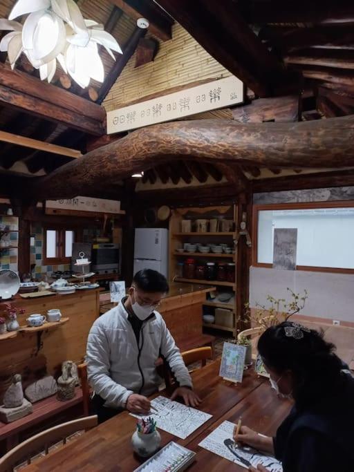 Yasun Gallery Kjongdzsu Kültér fotó